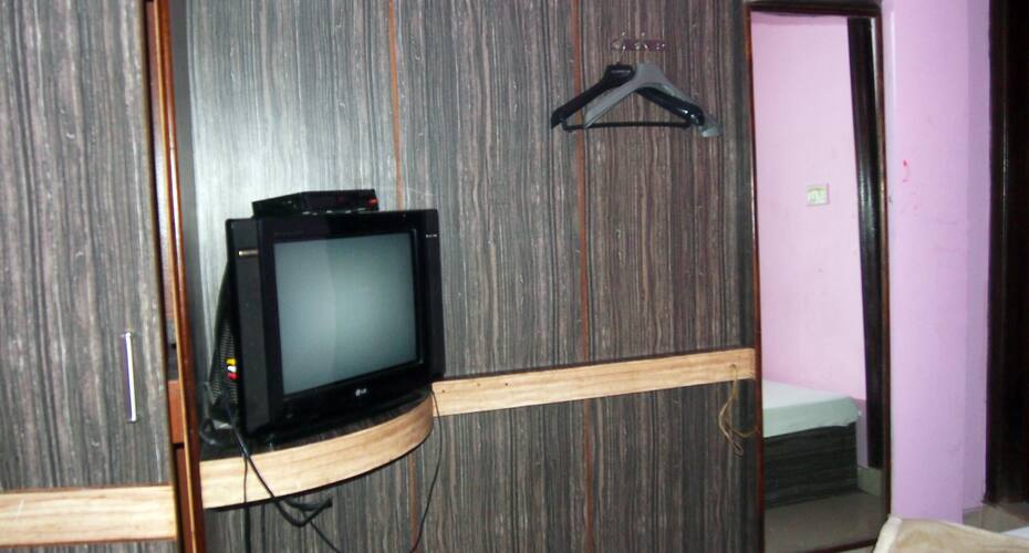 Hotel Labuda, New Delhi 5